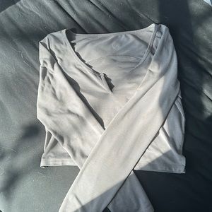 Lululemon gray long sleeve size 6